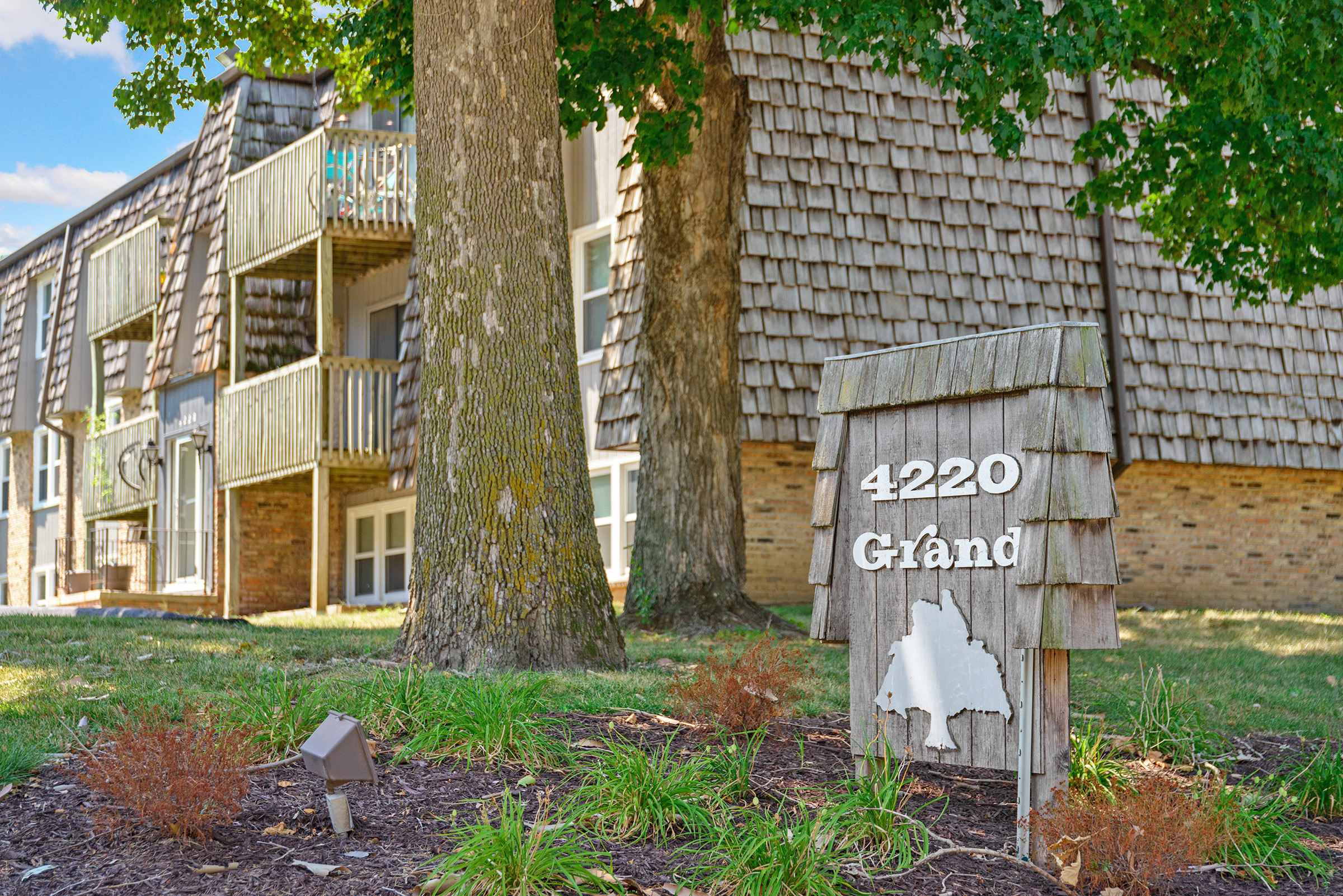 The 4220 Grand Apartments – photo 1