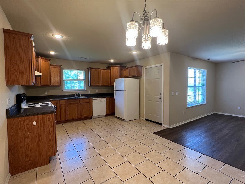 1682 Willowbrook Drive – photo 4
