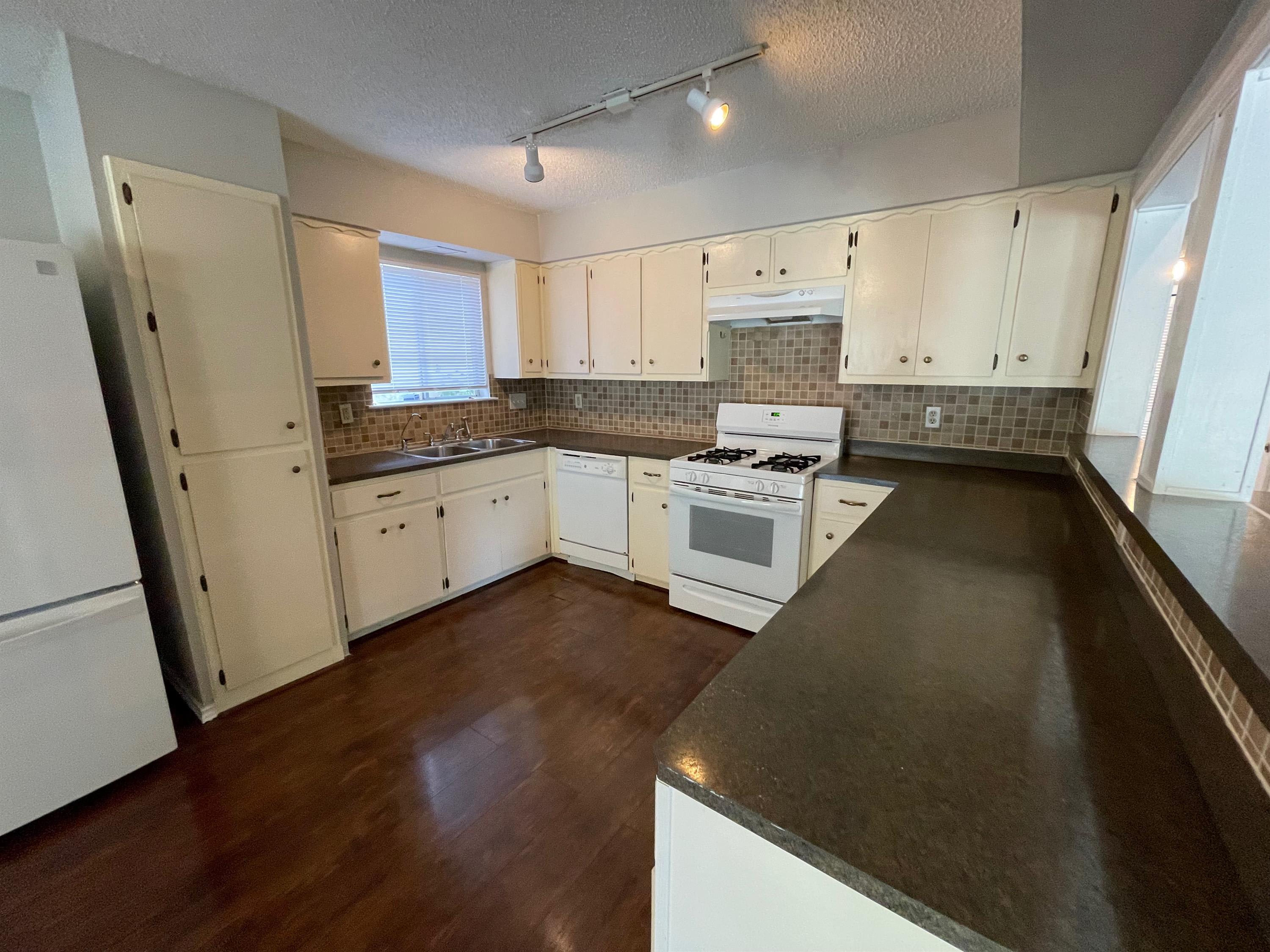 412 Blue Valley Drive – photo 4