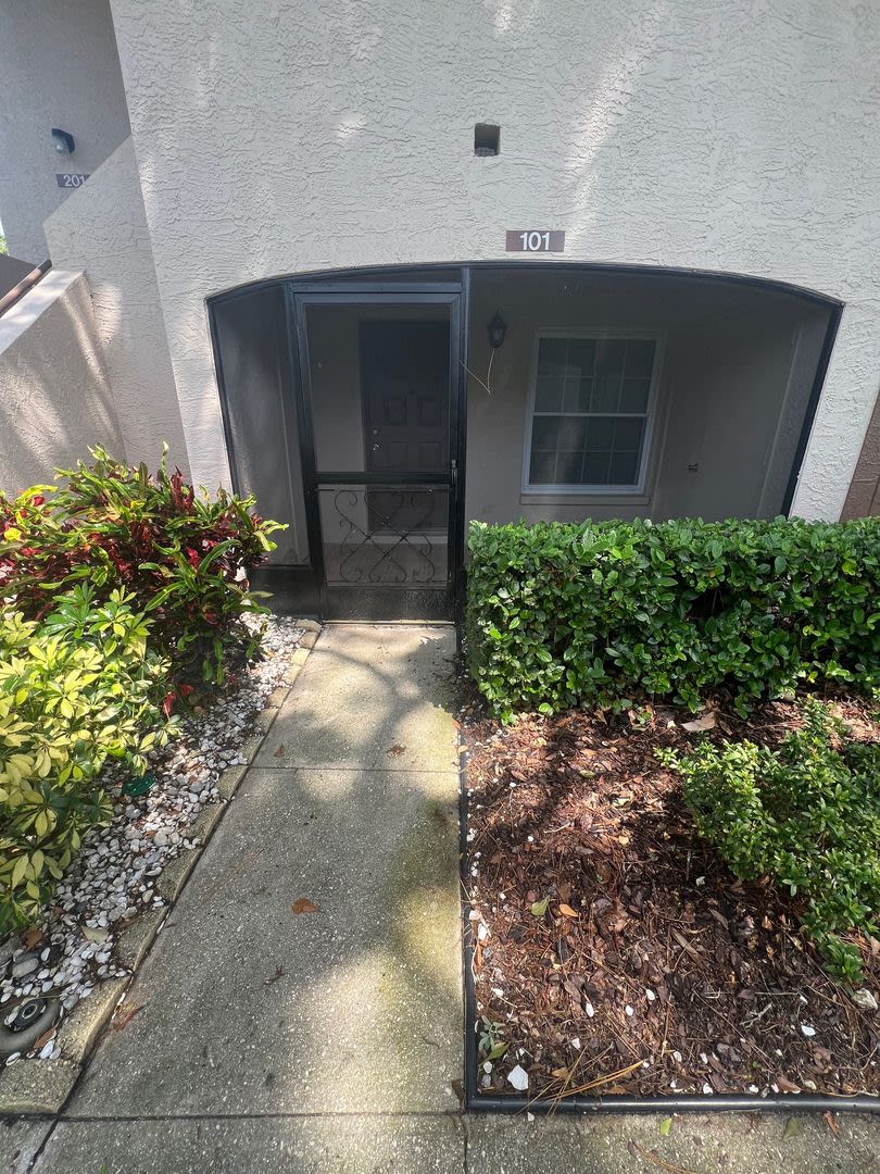 First Floor Condo in Bonaventure – photo 1