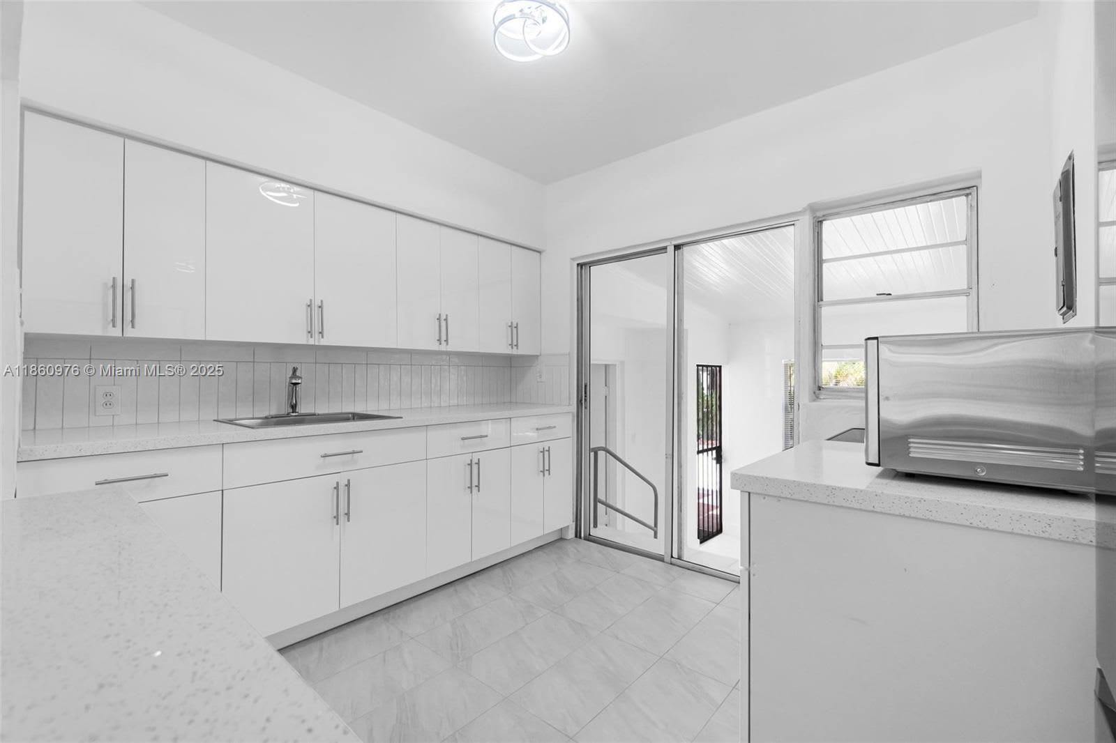 1107 El Rado Street – photo 4