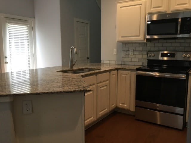 3802 SW Peachwood Drive – photo 5
