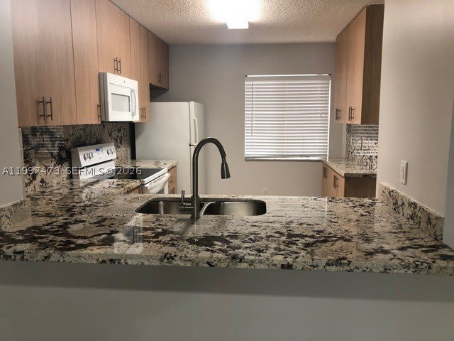 571 NW 208th Cir – photo 4