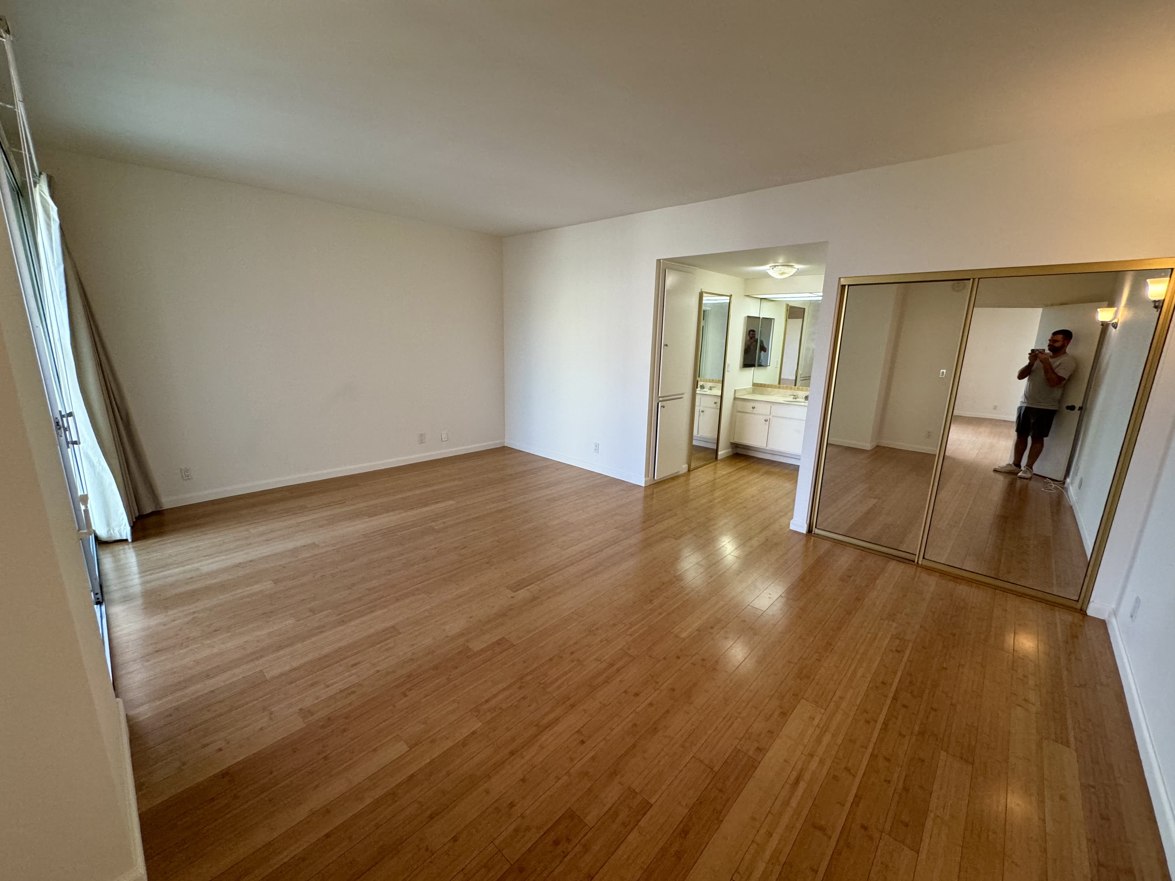 321 South San Vicente Boulevard – photo 2