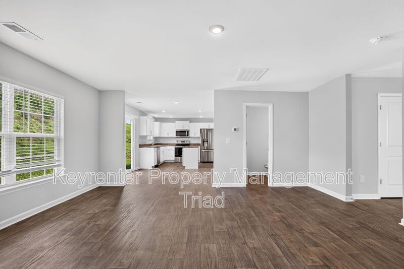5109 Black Forest Dr – photo 5