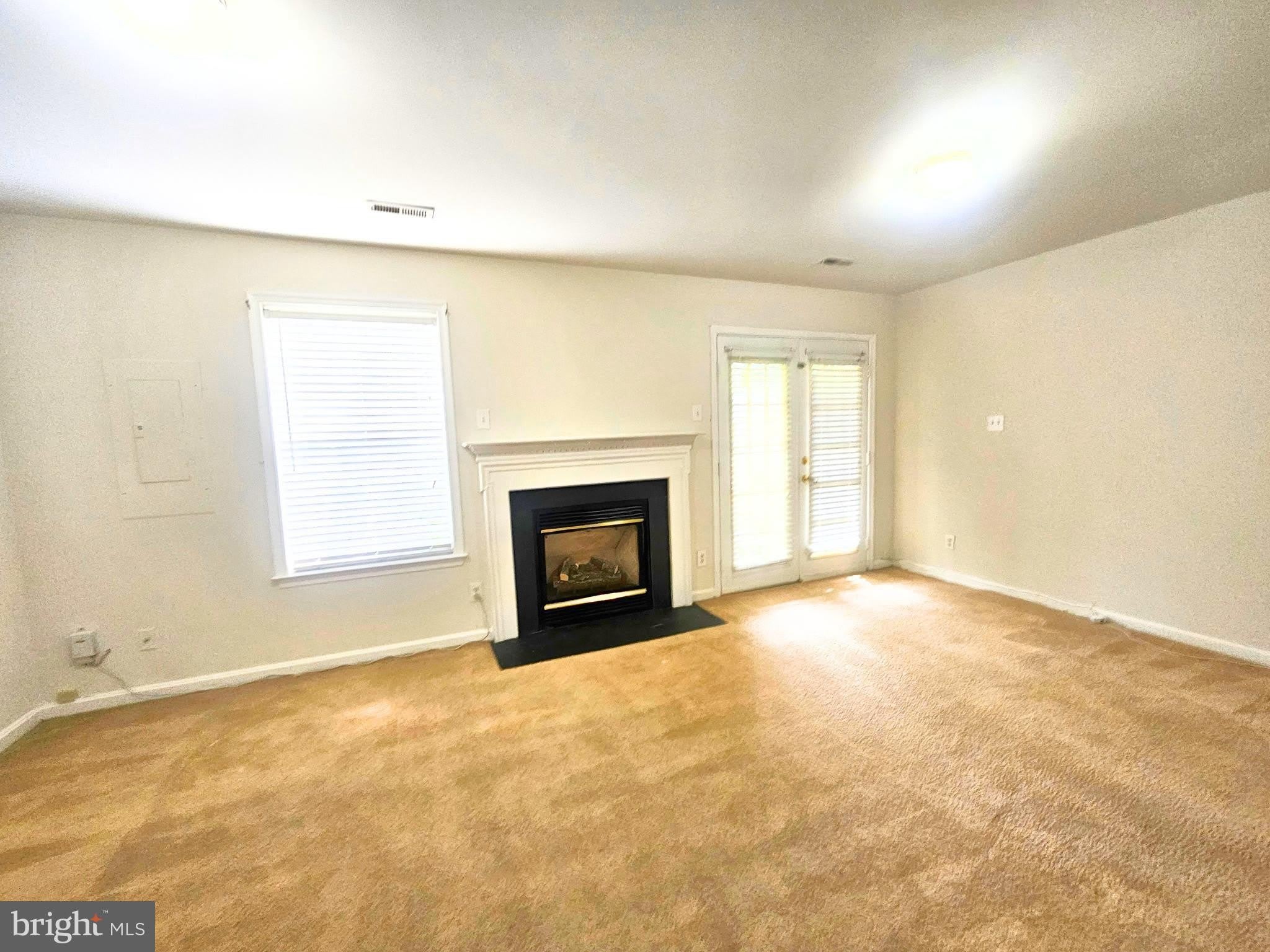 303 DUNDEE Place – photo 4