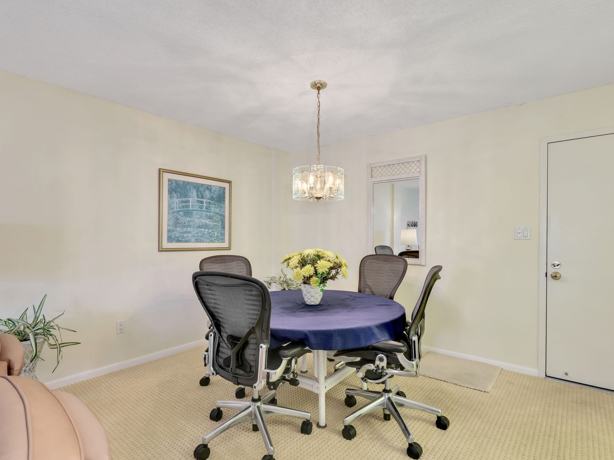555 Park Shore Drive – photo 4
