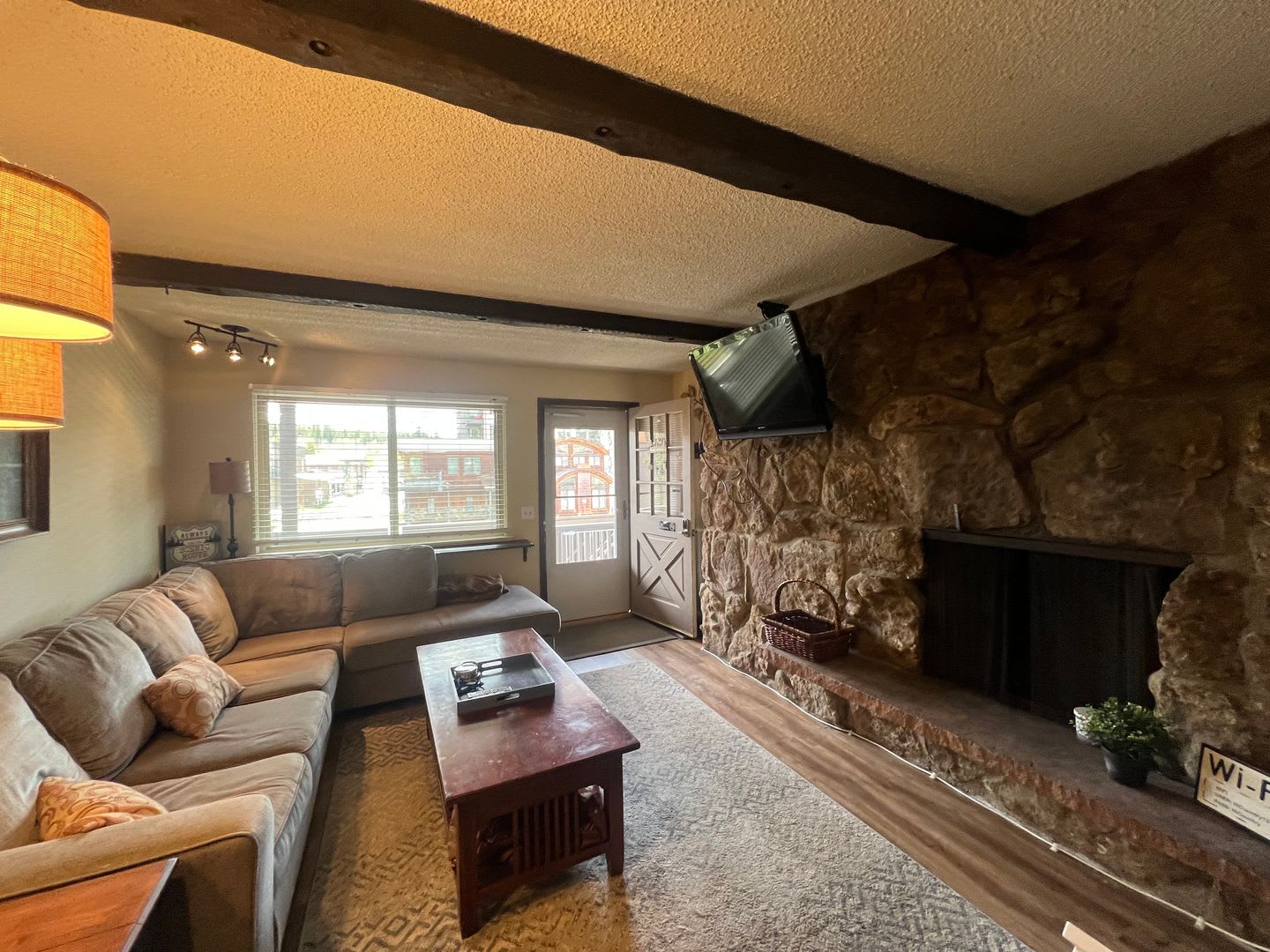 Beautifully updated 2-bedroom, 2-bathroom condo in Winter Park – photo 2