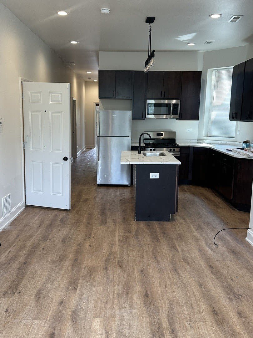 6613 S Vernon Avenue – photo 2