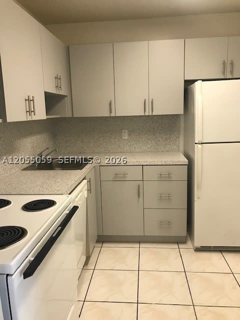 9440 Fontainebleau Blvd – photo 2
