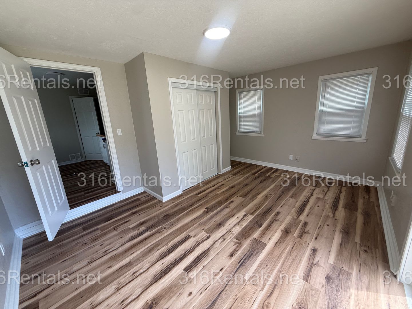 1345 4 Bedroom 1 Bathroom Beautiful Single Family Home – photo 5