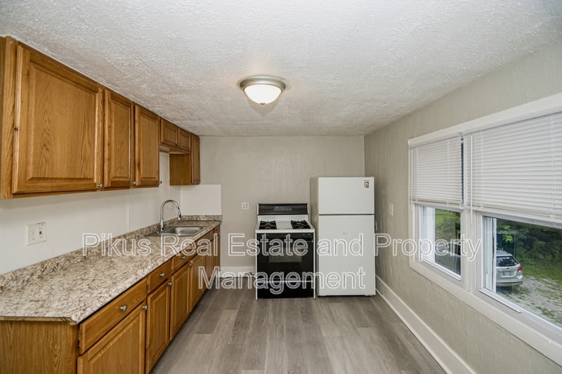 487 Crouse Street – photo 2