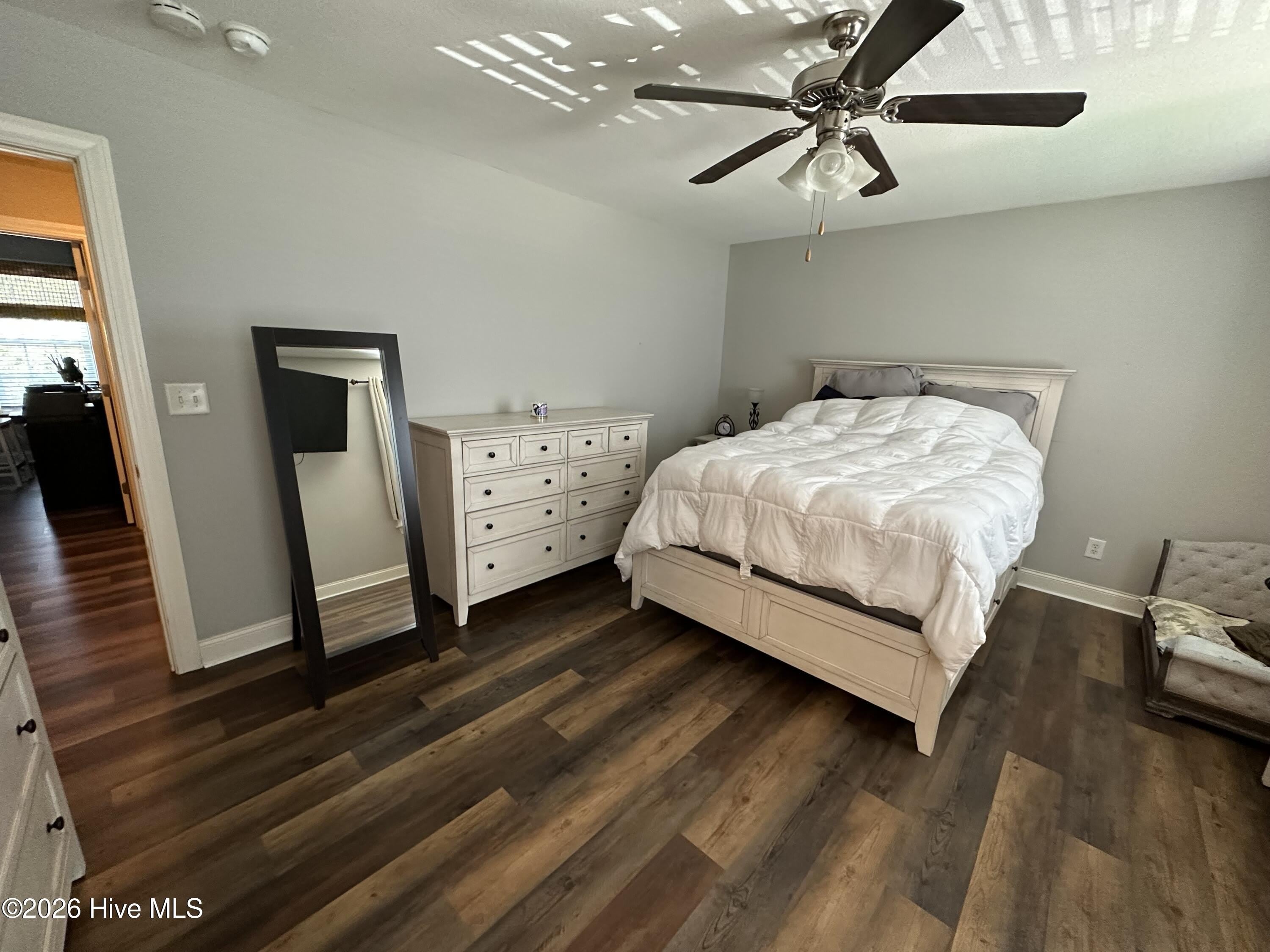 205 S Pointe Drive – photo 4