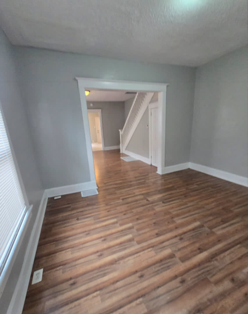 Newly Updated Two Bedroom Near 10Th Sherman – photo 3
