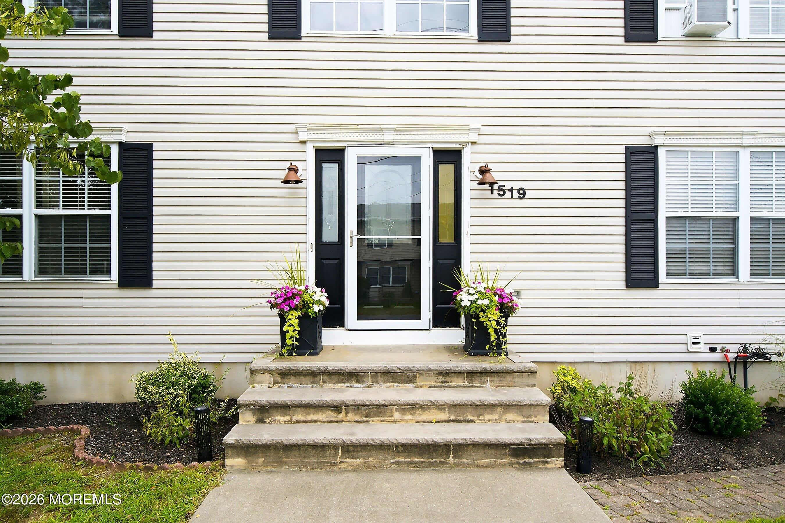 1519 Berkeley Avenue – photo 4