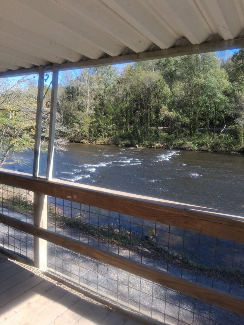 1 500 2 Bedroom 1 Bath Mobile Home Sitting On The Tuckasegee River – photo 5
