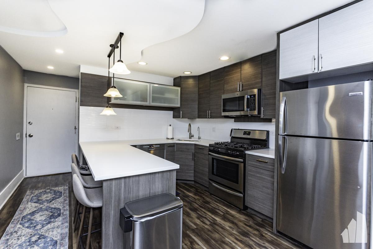 2140 N Lincoln – photo 2