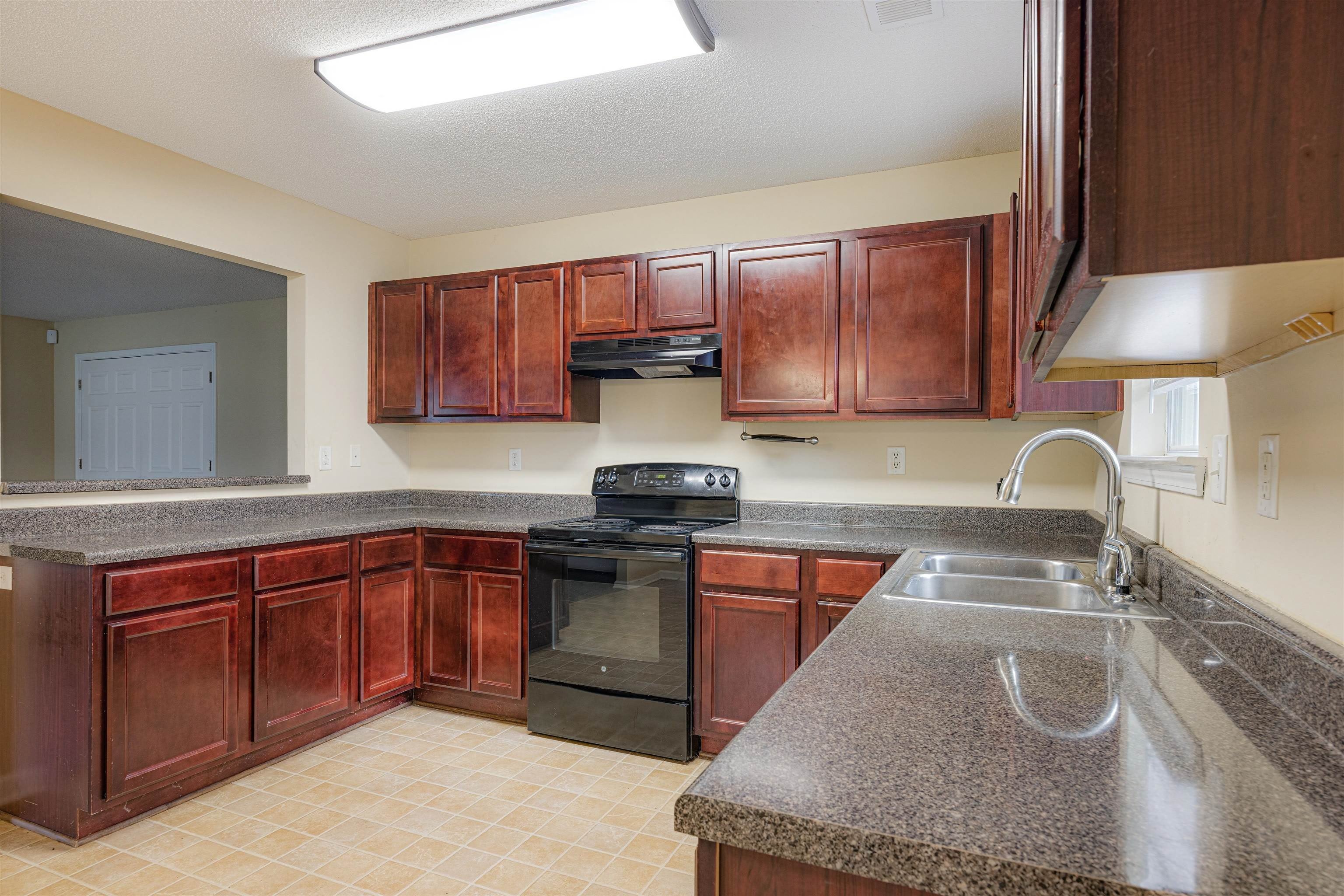 3144 HOPKINS Ave – photo 2