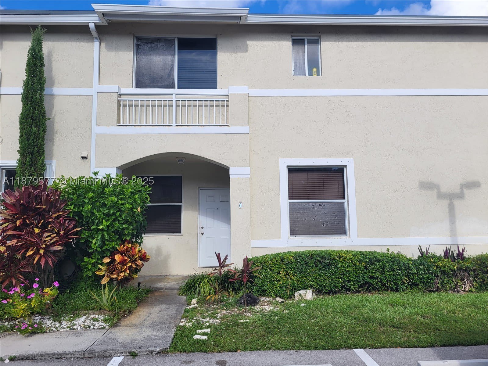 820 NE 212th Ter – photo 1