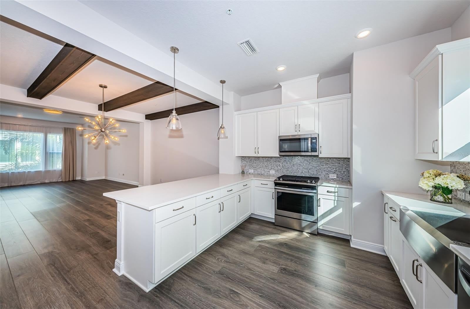 815 BURLINGTON Avenue N – photo 5