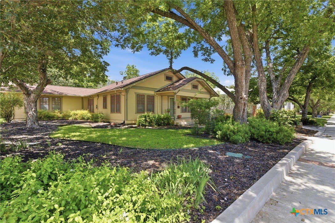 1120 W Hopkins Street – photo 4