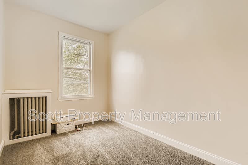 824 E. 33rd Street – photo 3