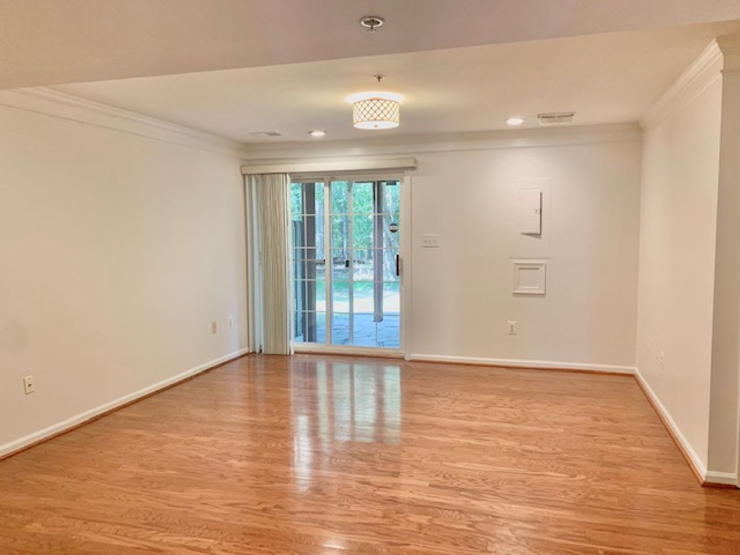 Beautiful 3 BR 2 FB, 2 HB with garage, deck, patio, come see! – photo 5