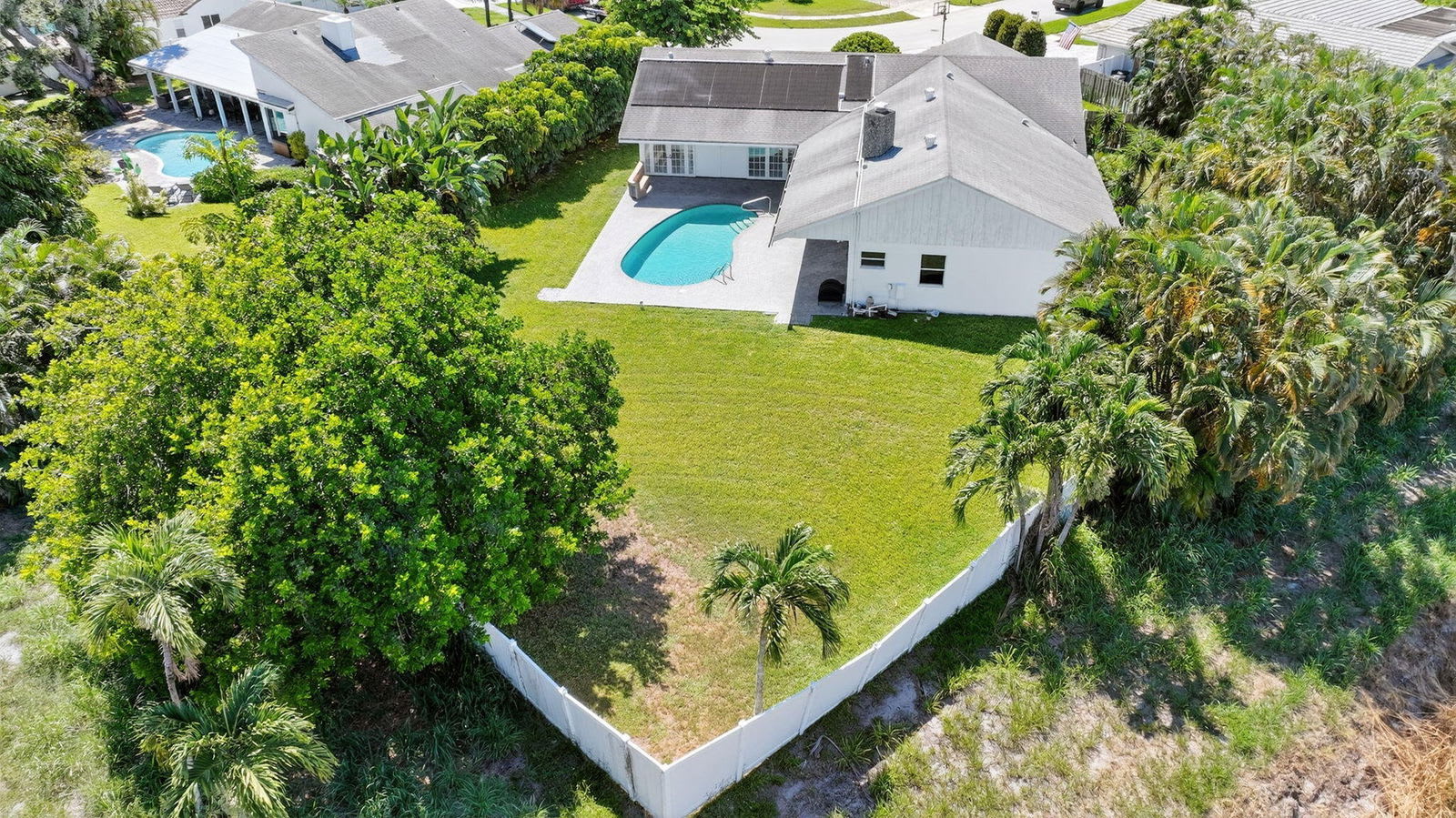 1599 Northwest 14Th Avenue – photo 2