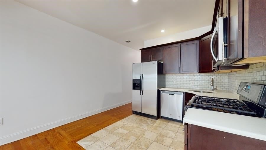 131 Brunswick St – photo 2