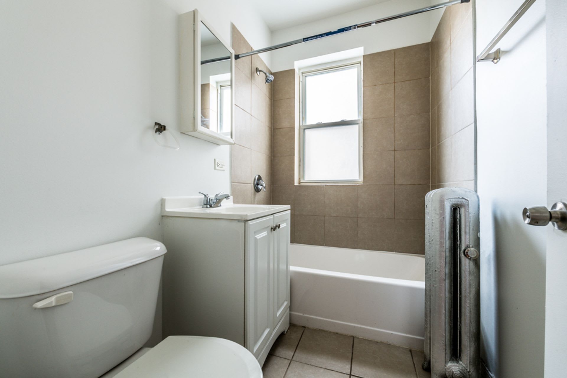 7825 S Emerald Ave – photo 2