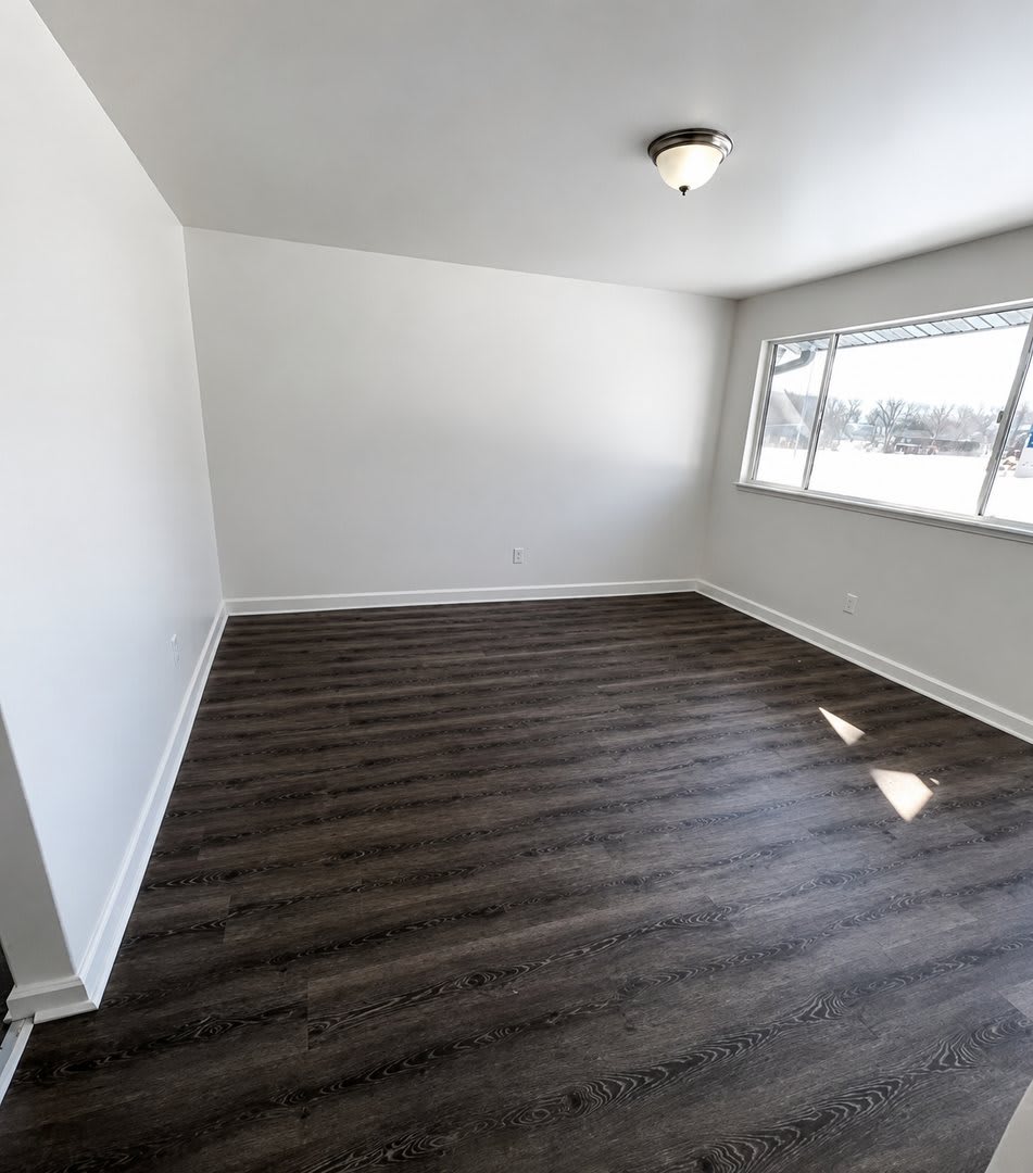 For Lease – photo 2