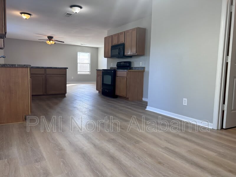 379 Jasmine Drive – photo 3