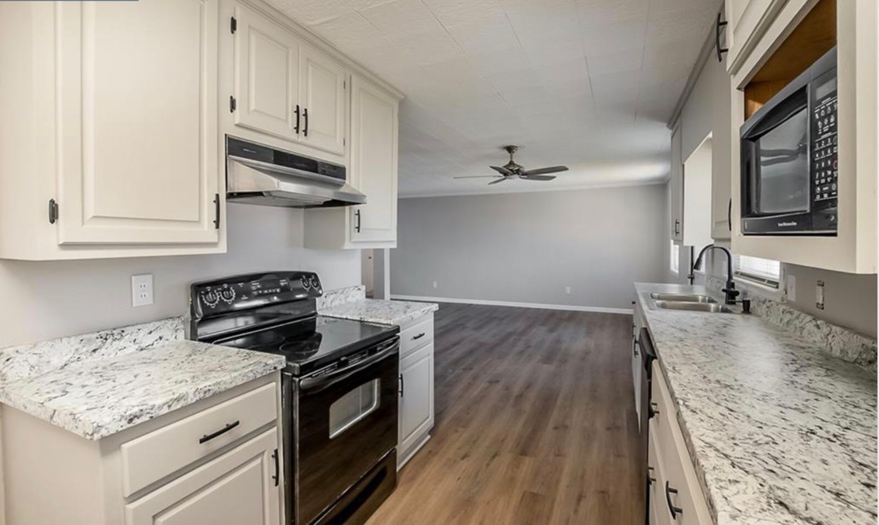 3 bedroom, 2 bath – photo 4