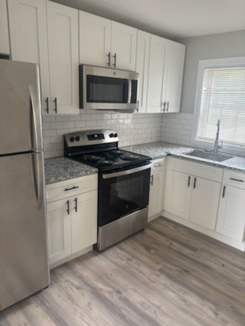 Charming 2-Bedroom, 1-Bath Duplex Near Cameron University – photo 5