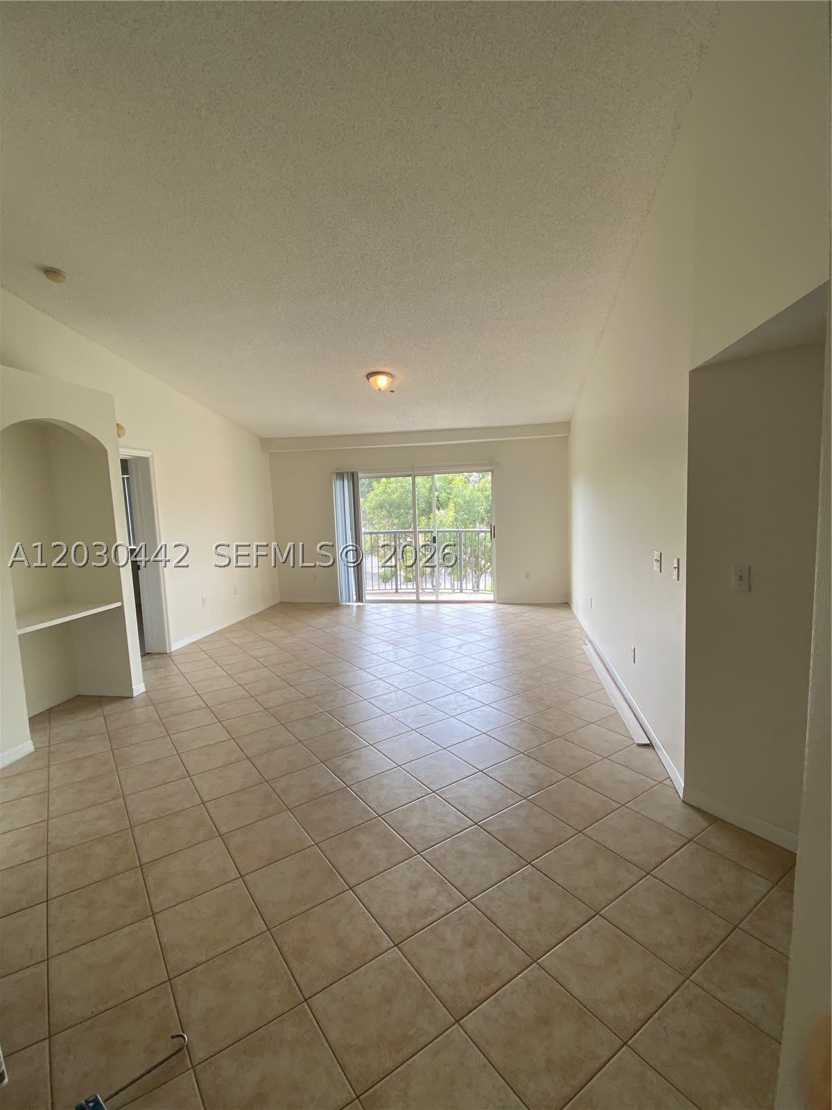 300 Crestwood Ct N – photo 2