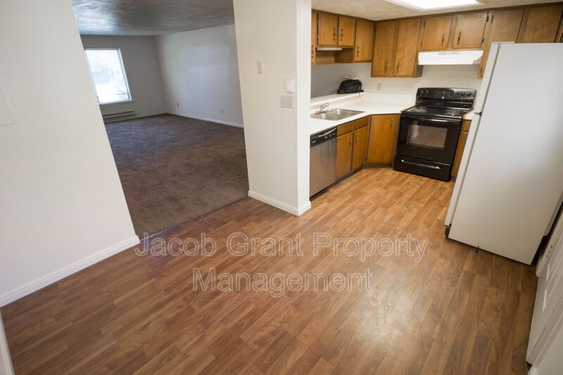 739 Whittier St – photo 5