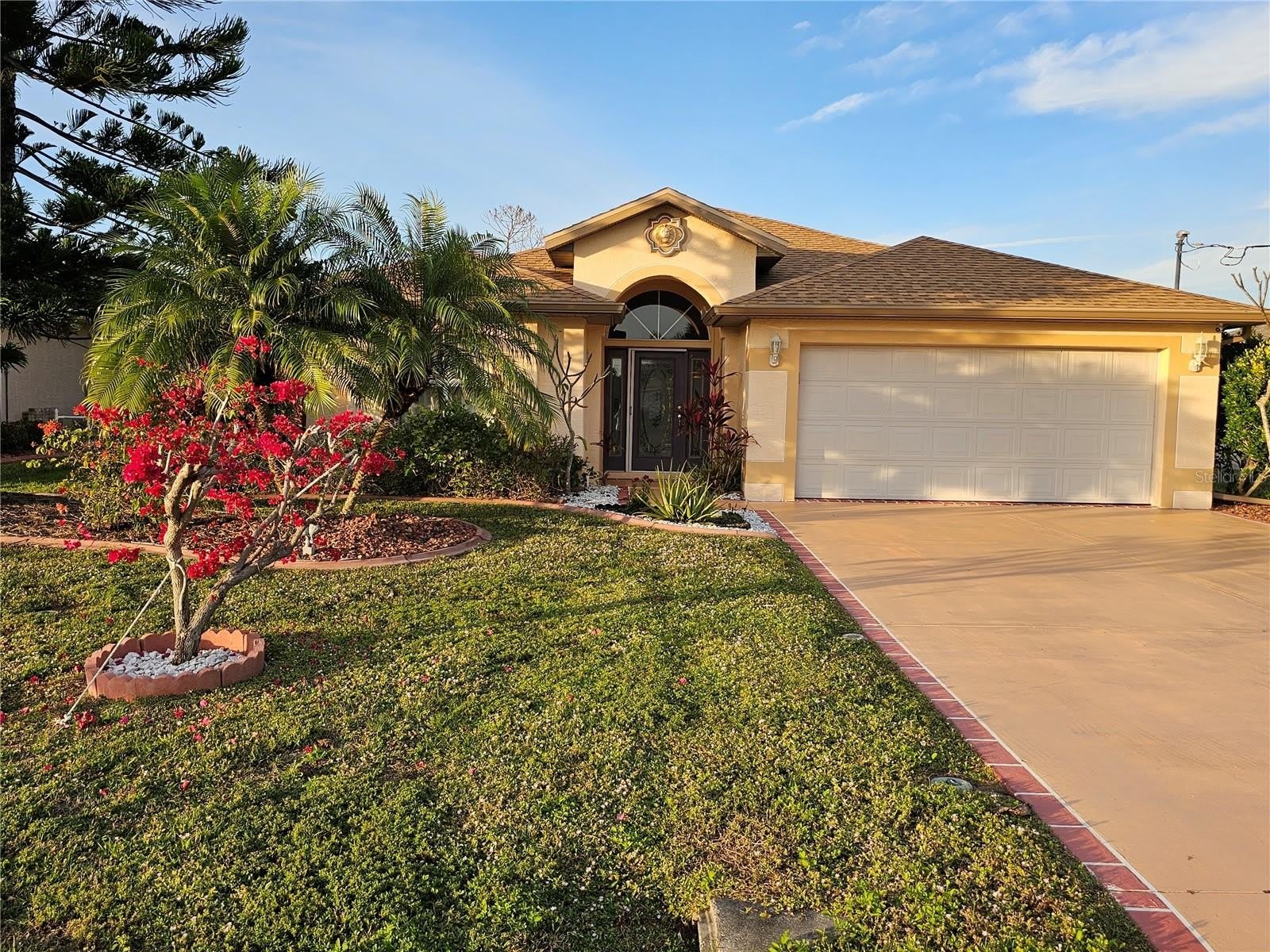 114 ALBATROSS Road – photo 1