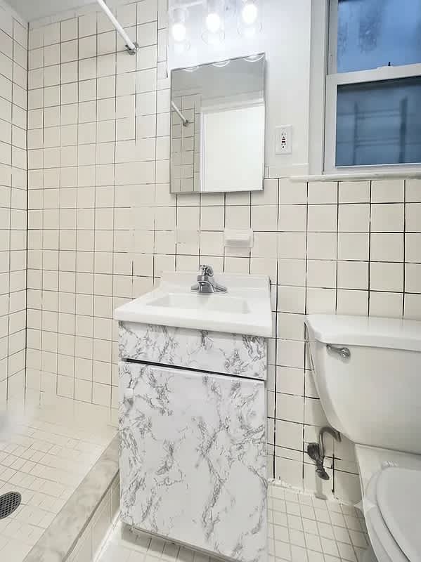 405 West 49th Street – photo 5