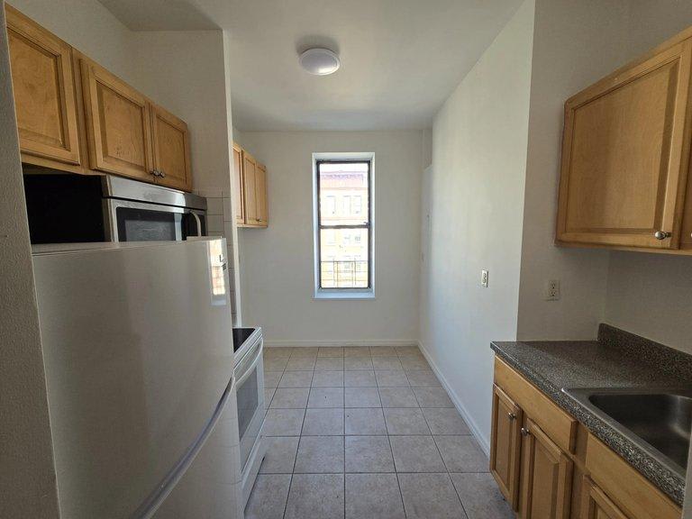 500 West 170th Street – photo 4