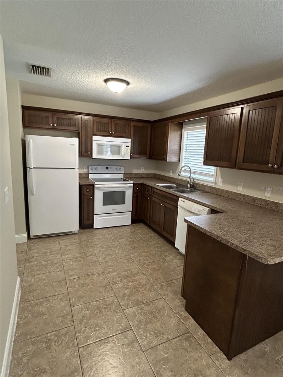 119 W 10TH Avenue – photo 4