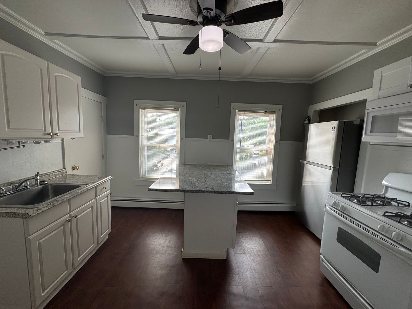 Updated Haverhill 2 Bedroom W/Yard – photo 1