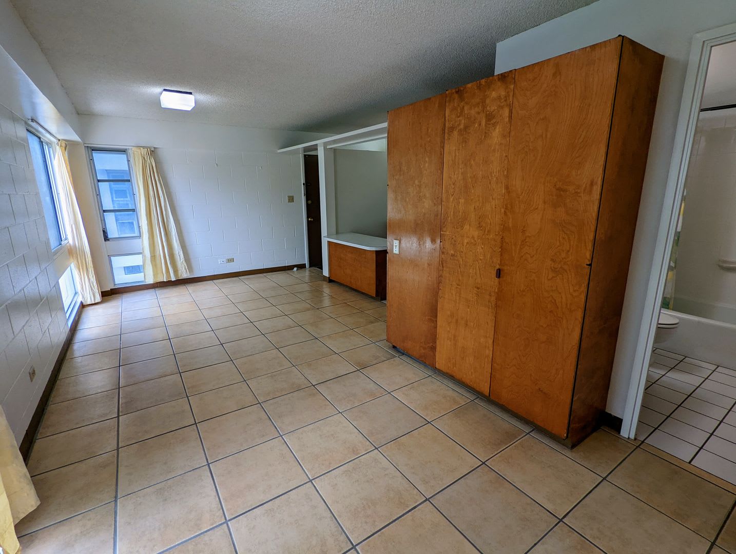 Convenient Makiki 2 Bed 1 Bath 2 Parking Near Punahou Uh Manoa Kapiolani Hospital – photo 4