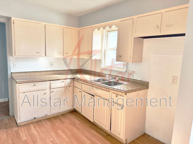 1374 E 94th Street – photo 2