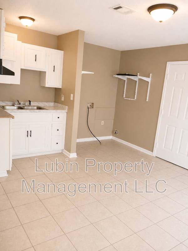 1319 Glenn St – photo 3