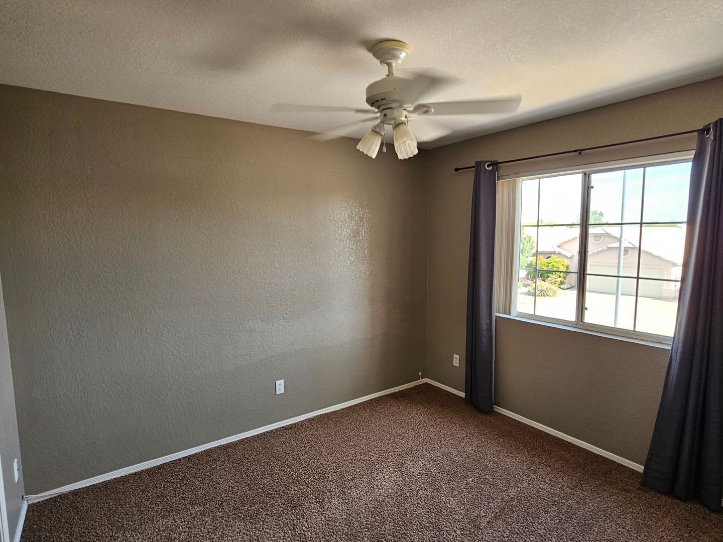 Spacious 3bd home in peoria – photo 1
