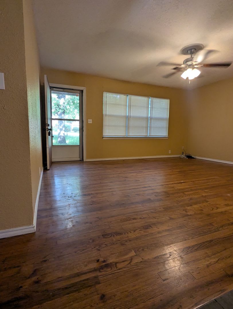 Quaint 3 2 On Large Shaded Lot In Azle Summer Movein Special – photo 2