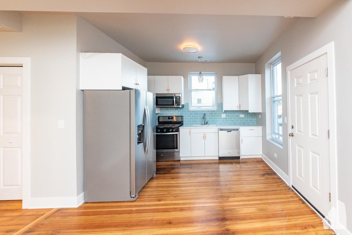 3547 N Sheffield – photo 2