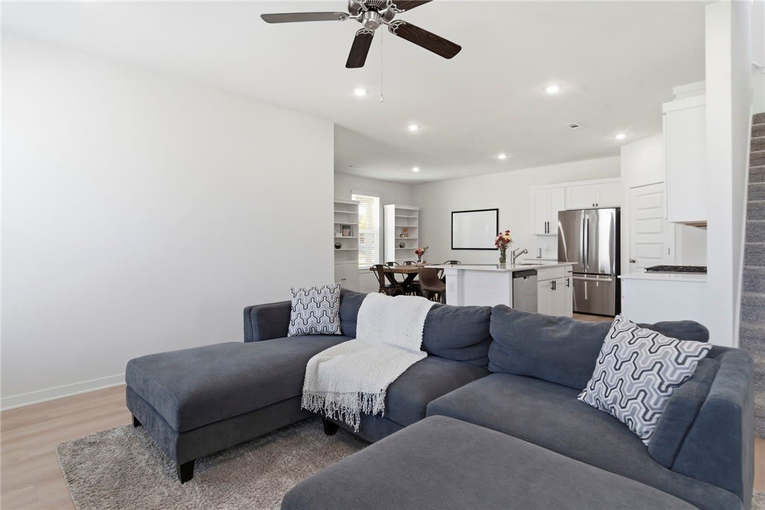 233 S Harrogate Lane – photo 2