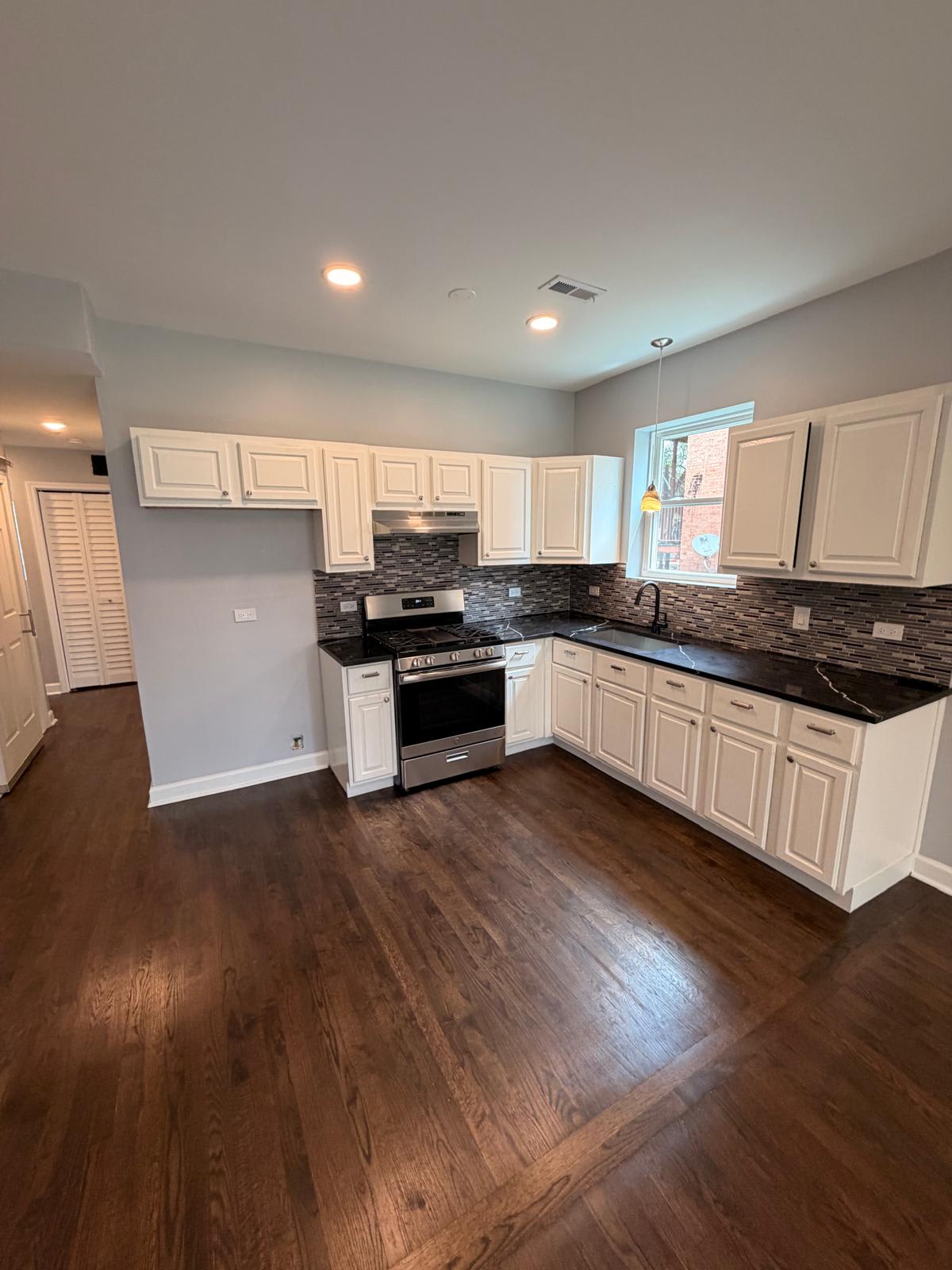 2906 West Flournoy Street – photo 3