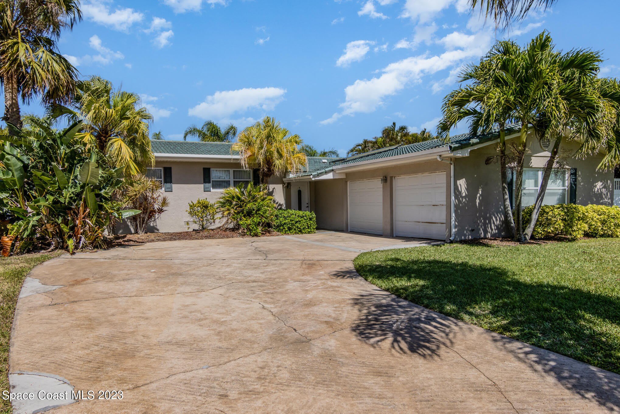 187 Jamaica Drive – photo 2